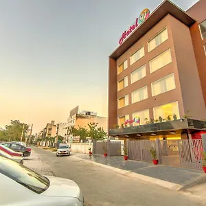 3* Hotel 91 Huda Centre